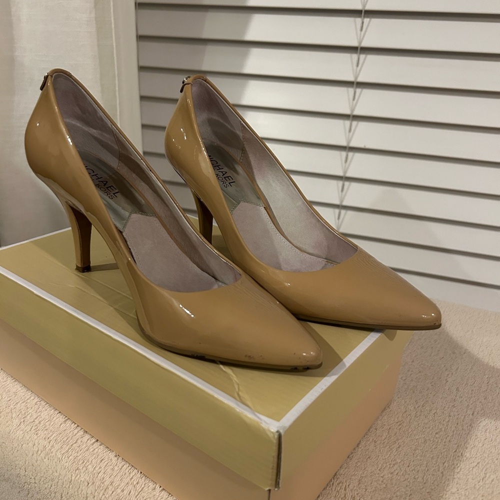 Michael Kors Women's Tan Patent Heels